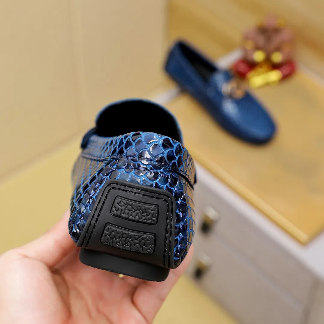 Men's shoes💰360💰🕷🕷️【 GUCCI 】Gucci's best-selling trendy men's casual slip-on shoes🇨🇳Official website original 1:1 mold opening💯Original quality, fine workmanship☘Fashionable and versatile, perfect last shape, comfortable on the feet🍓Trendy men's recommended model, imported cowhide on the top layer🎋High-quality pigskin lining, rubber wear-resistant and non-slip outsole, high-end atmosphere, worth owning🍉Optional 38-45